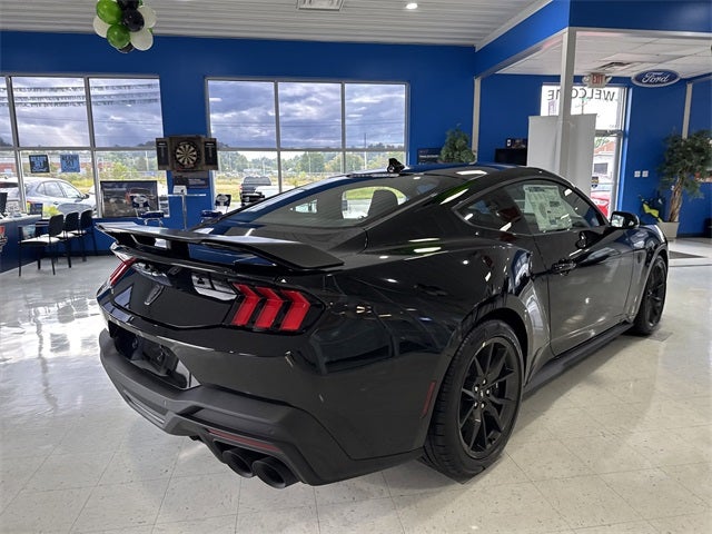 2025 Ford Mustang Dark Horse