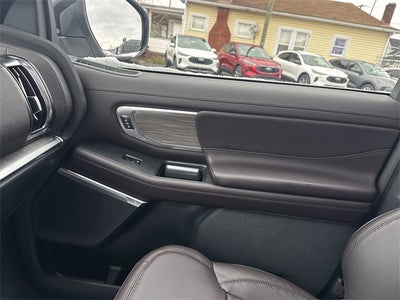 2025 Ford Expedition Max Platinum