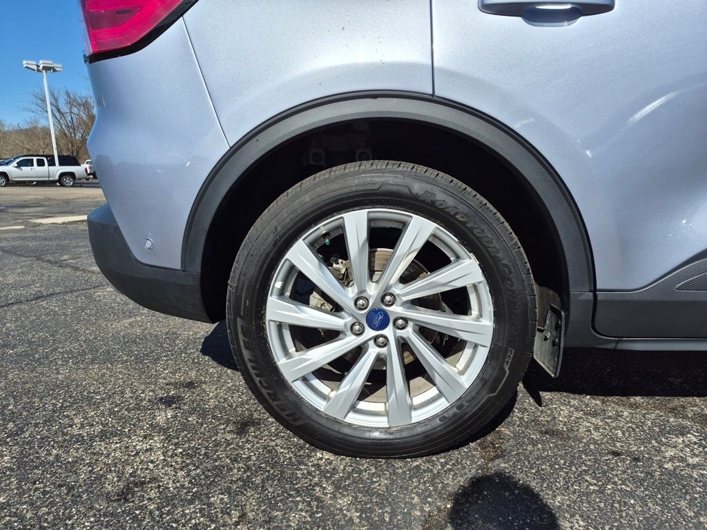 2022 Ford Escape Hybrid Titanium