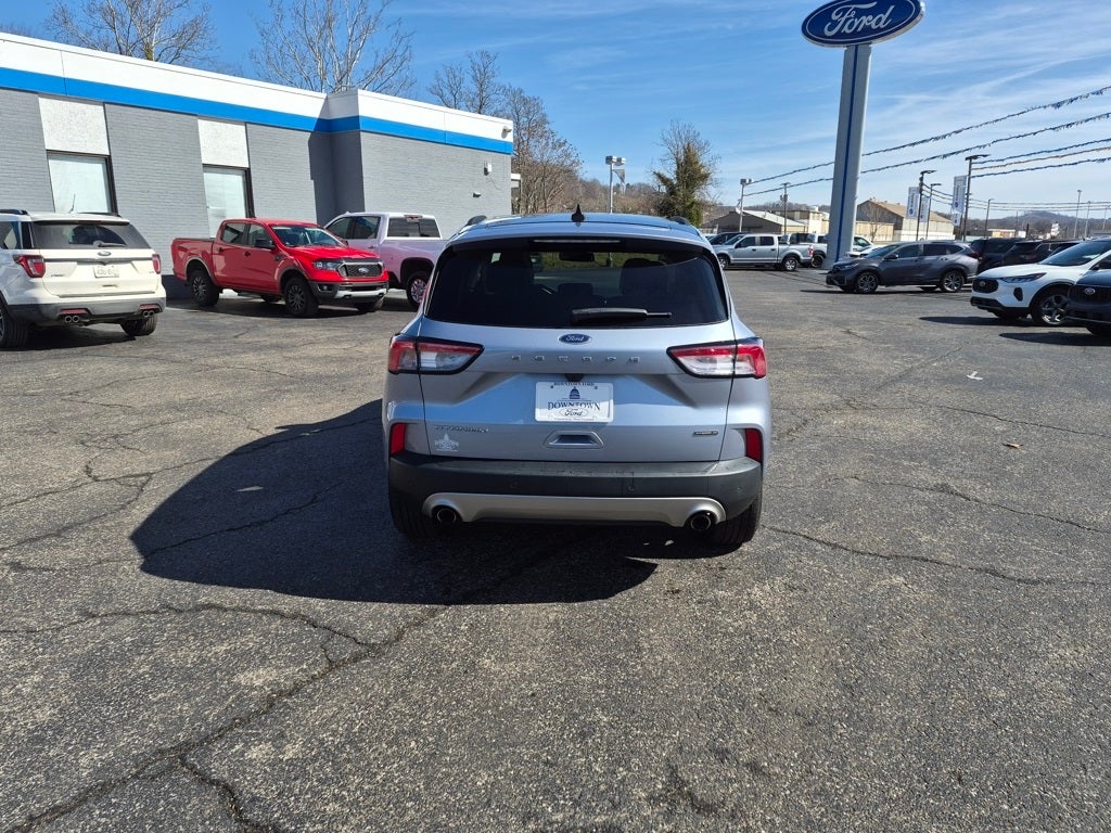 2022 Ford Escape Hybrid Titanium