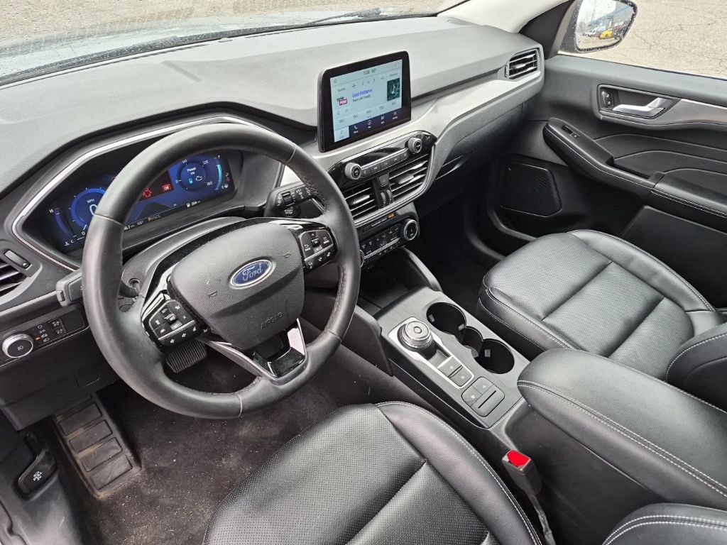 2022 Ford Escape Hybrid Titanium