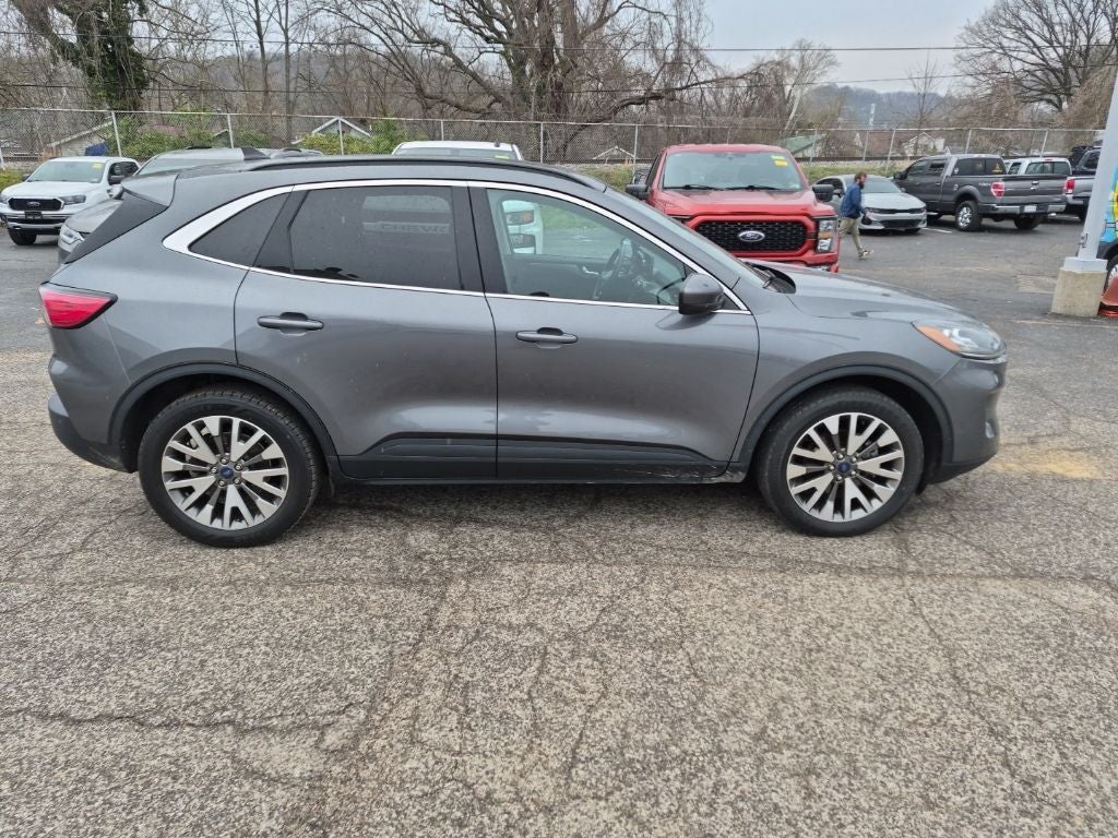 2022 Ford Escape Hybrid Titanium