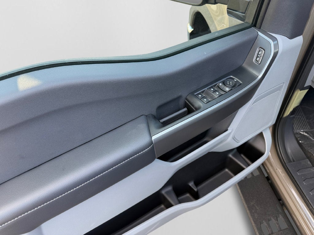 2027 Ford F-350SD F-350® XLT