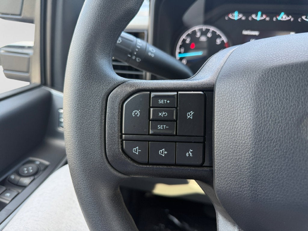 2027 Ford F-350SD F-350® XLT