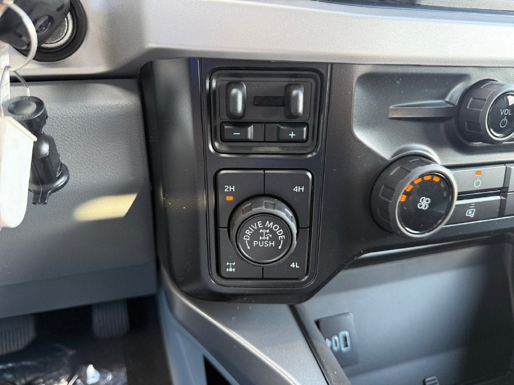 2027 Ford F-350SD F-350® XLT