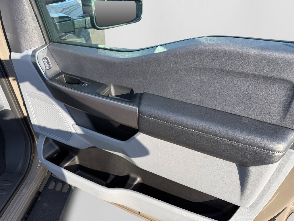 2027 Ford F-350SD F-350® XLT