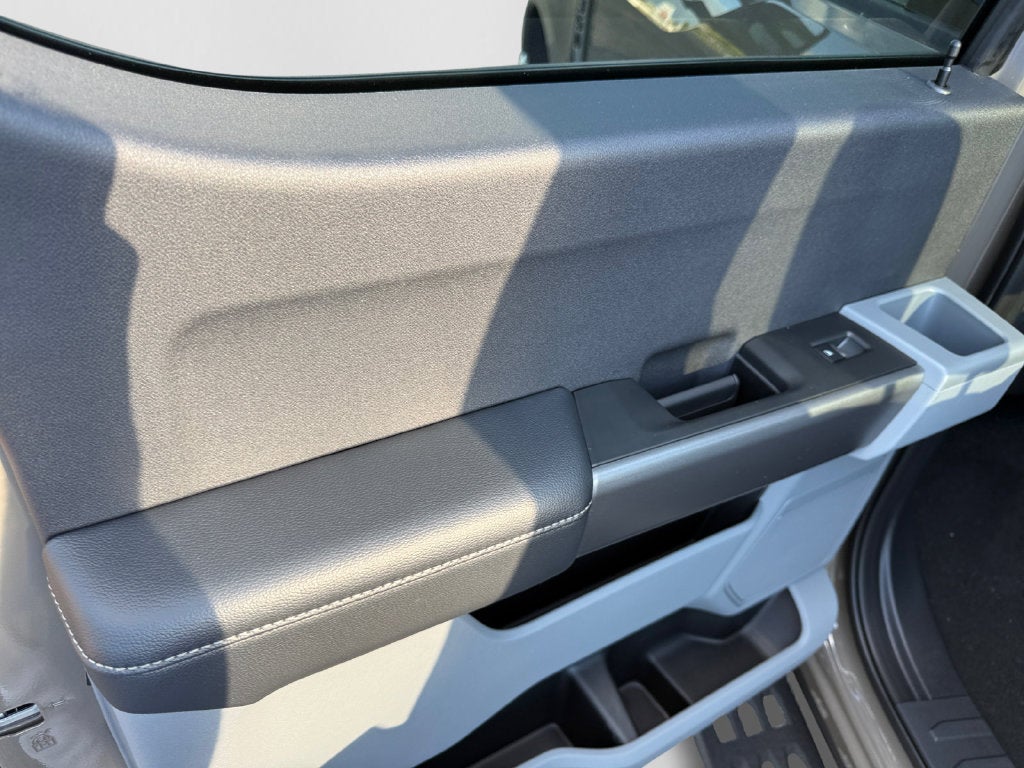 2027 Ford F-350SD F-350® XLT