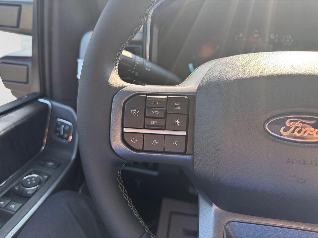 2027 Ford F-350SD Lariat DRW