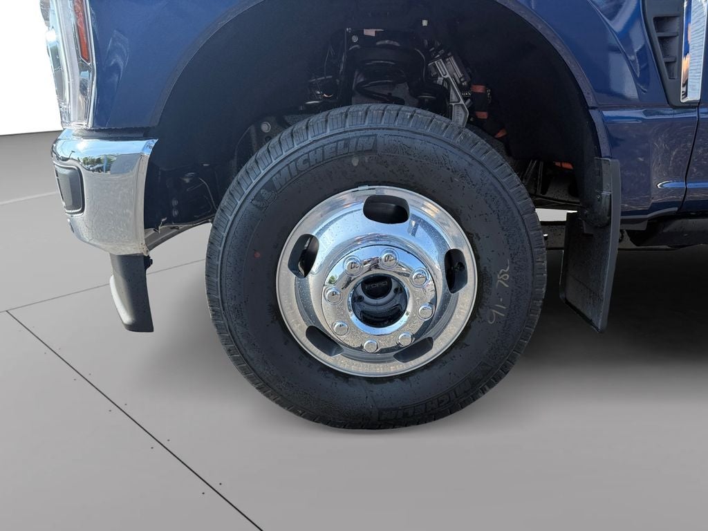 2027 Ford F-350SD Lariat DRW