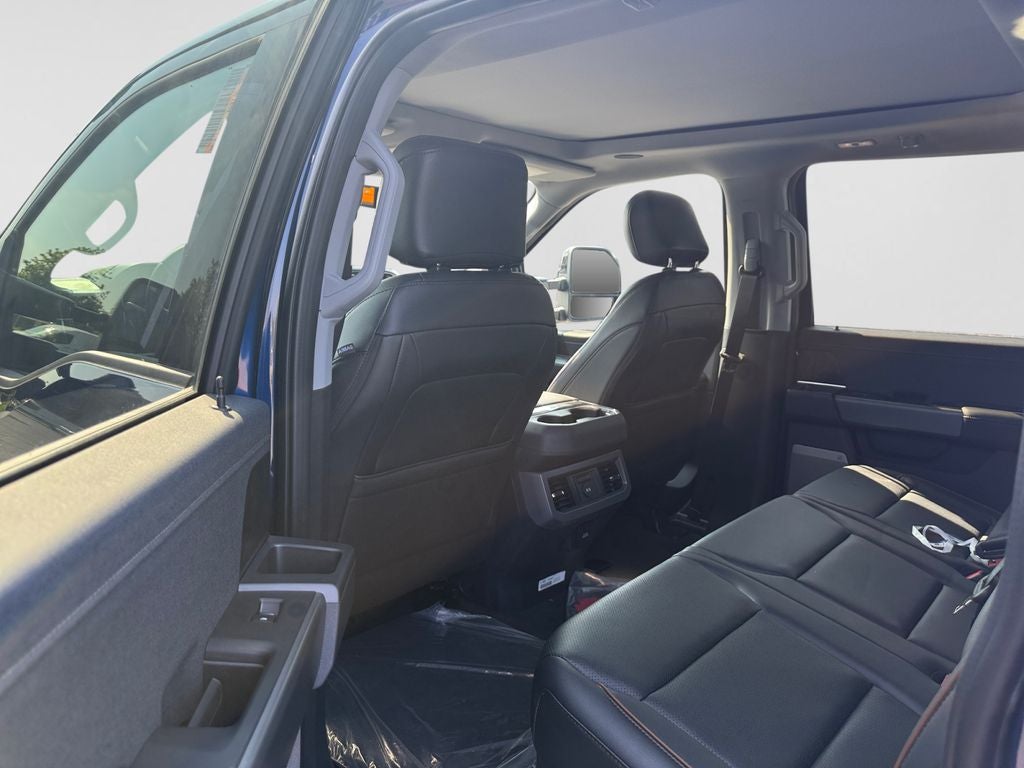 2027 Ford F-350SD Lariat DRW