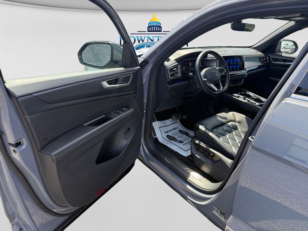 2024 Volkswagen Atlas Cross Sport 2.0T SEL Premium R-Line