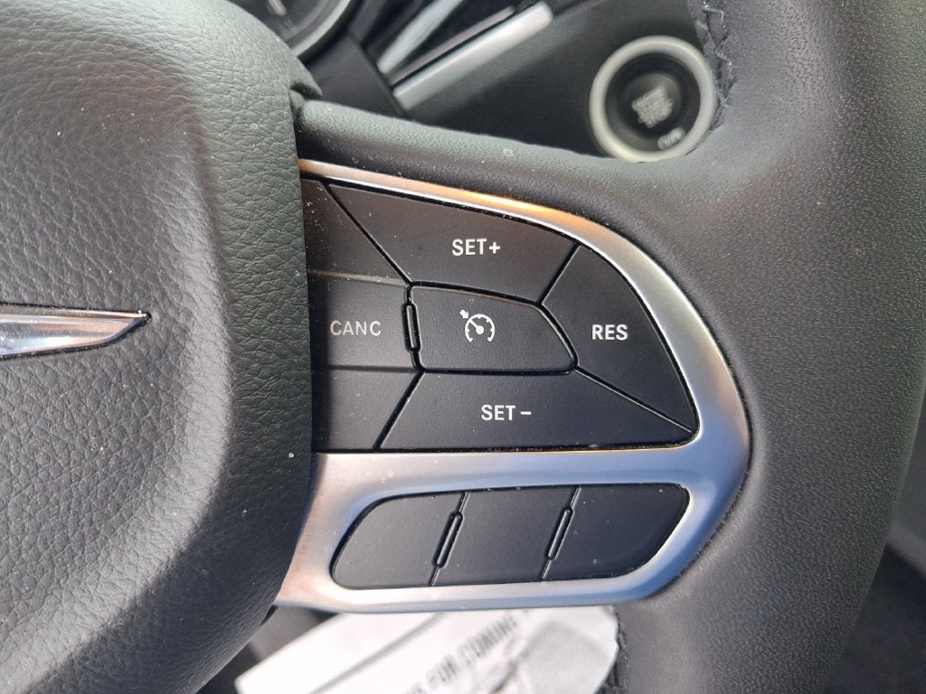 2023 Chrysler 300 Touring
