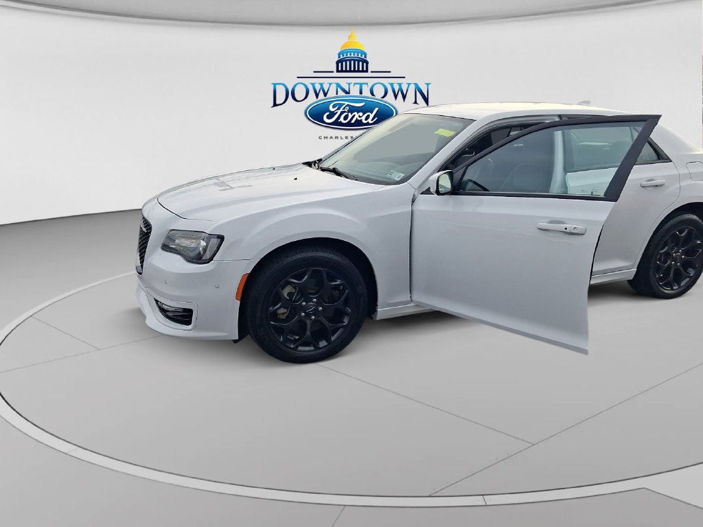 2023 Chrysler 300 Touring