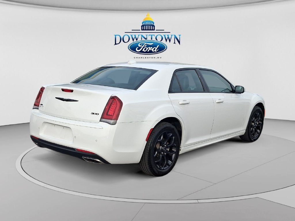 2023 Chrysler 300 Touring
