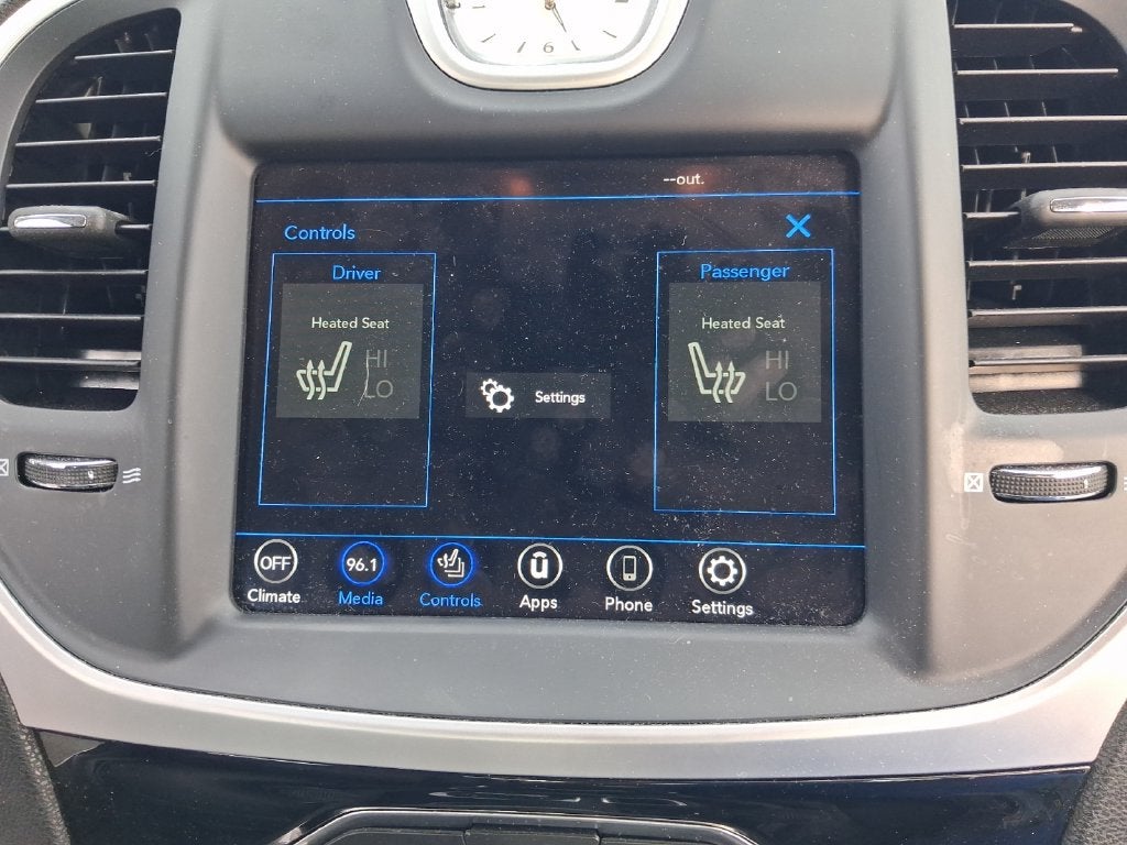 2023 Chrysler 300 Touring