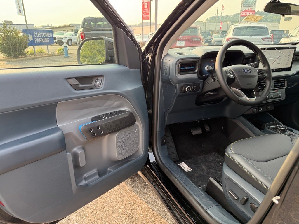 2025 Ford Maverick Lobo Standard