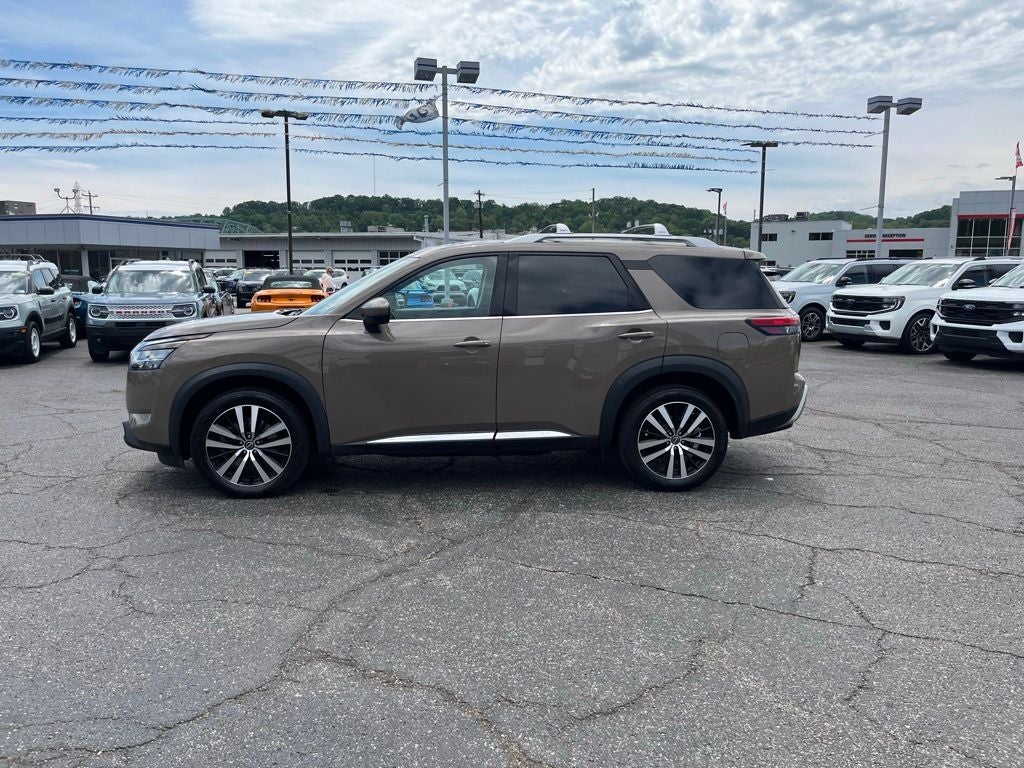 2023 Nissan Pathfinder Platinum