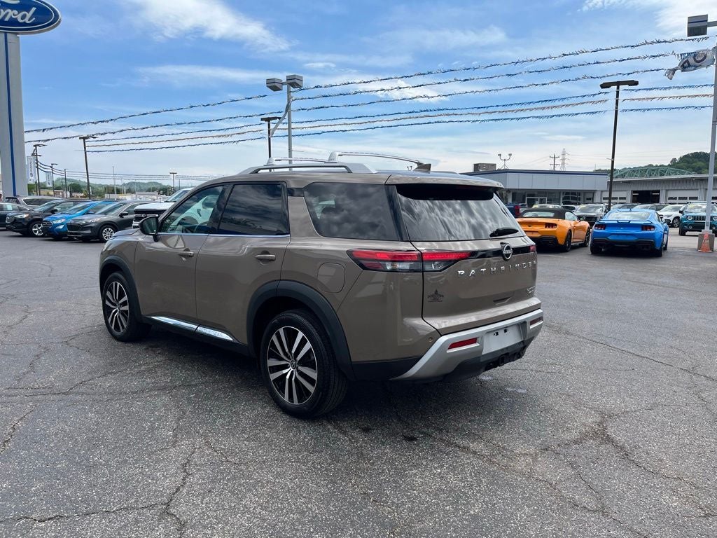 2023 Nissan Pathfinder Platinum
