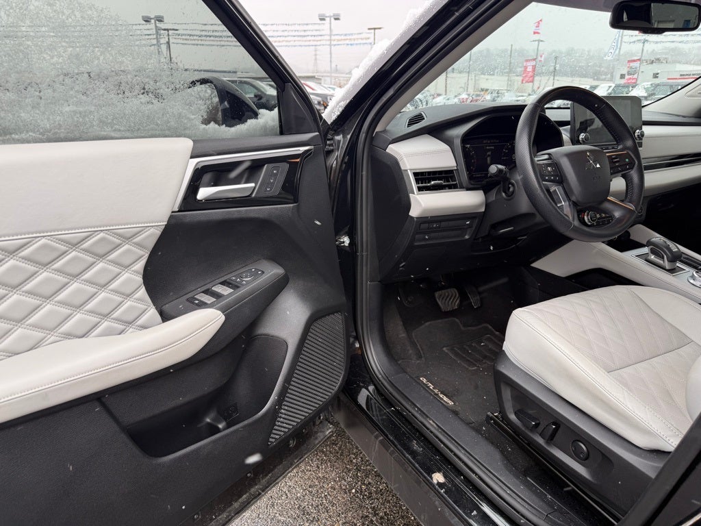 2024 Mitsubishi Outlander SEL