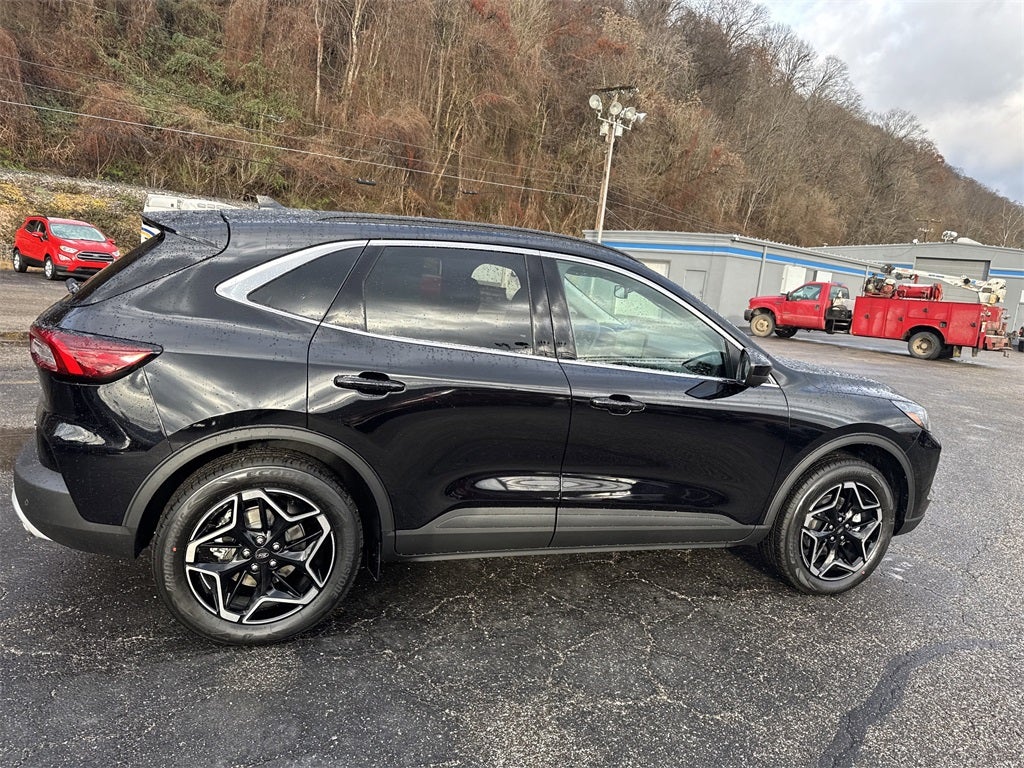 2026 Ford Escape Platinum