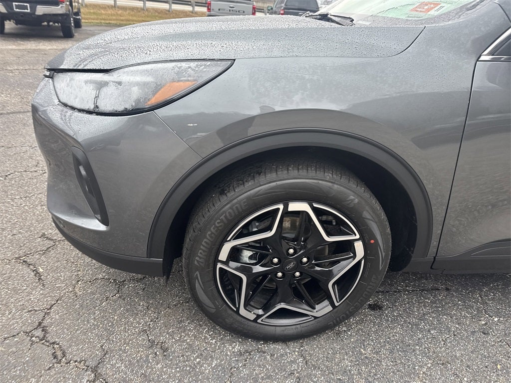 2026 Ford Escape Platinum