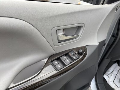 2019 Toyota Sienna L 7 Passenger