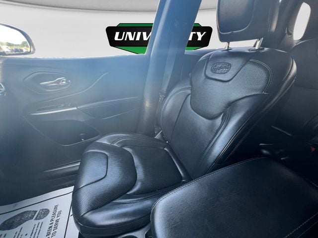 2019 Jeep Cherokee Overland