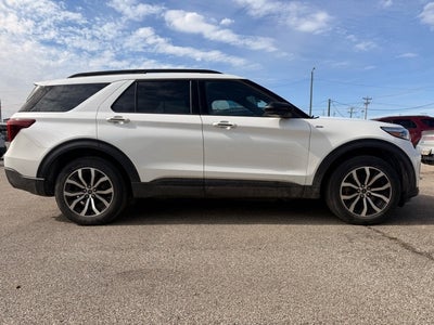 2022 Ford Explorer ST-Line