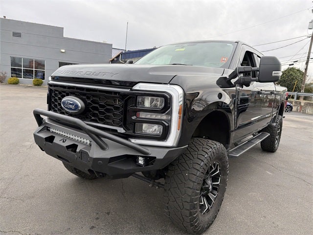 2024 Ford F-250SD XL LIFTED WHEELS AND TIRES