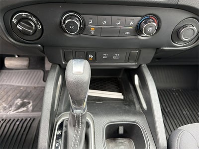 2022 Nissan Frontier SV