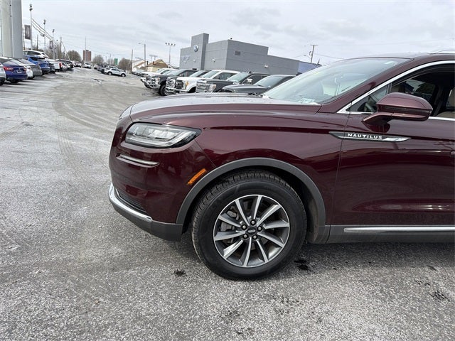 2022 Lincoln Nautilus Standard