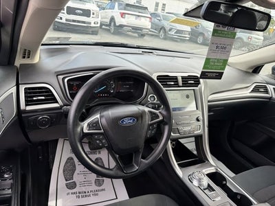 2020 Ford Fusion SE