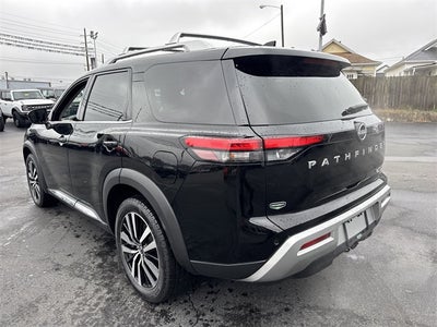 2023 Nissan Pathfinder Platinum