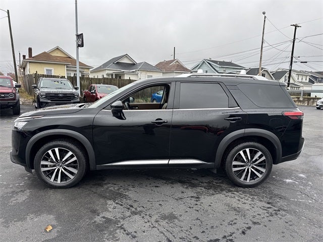 2023 Nissan Pathfinder Platinum