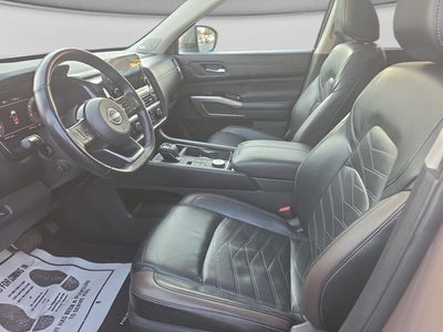 2023 Nissan Pathfinder Platinum