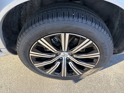 2023 Volvo XC90 B5 Plus