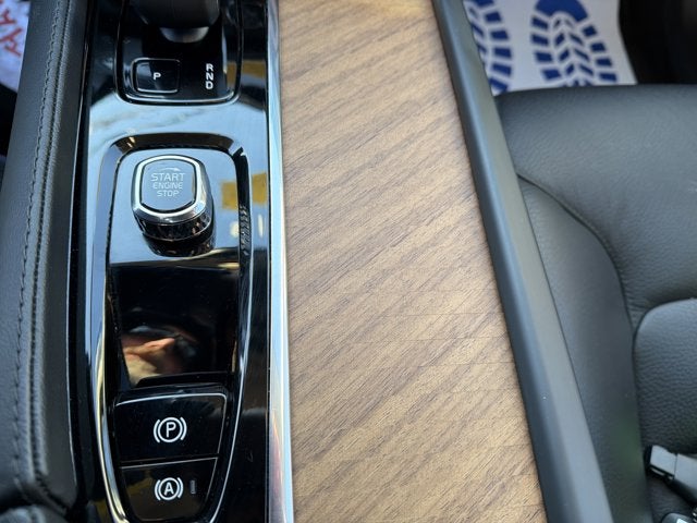 2023 Volvo XC90 B5 Plus